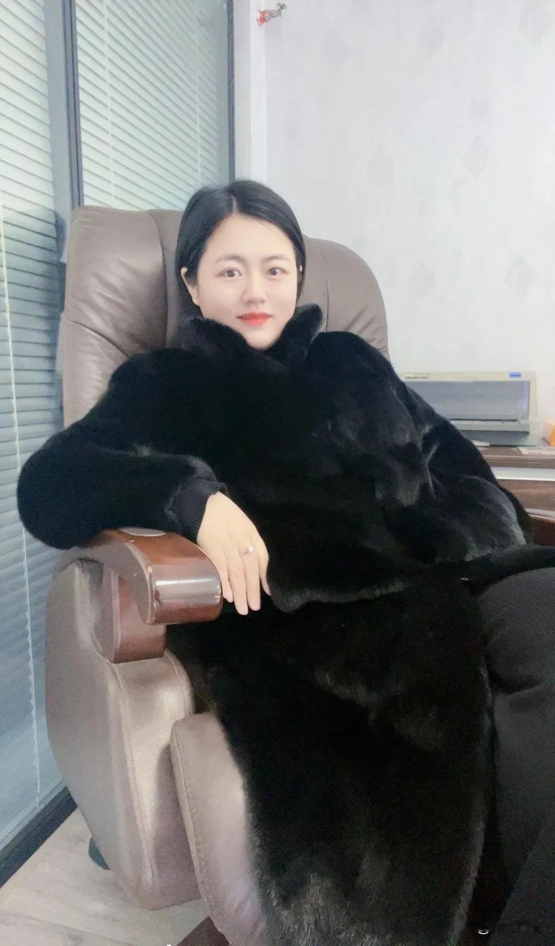 记得在 9 月初我去外地办事，回来的时候顺路载了一个顺风客，起点在一个养猪场，一