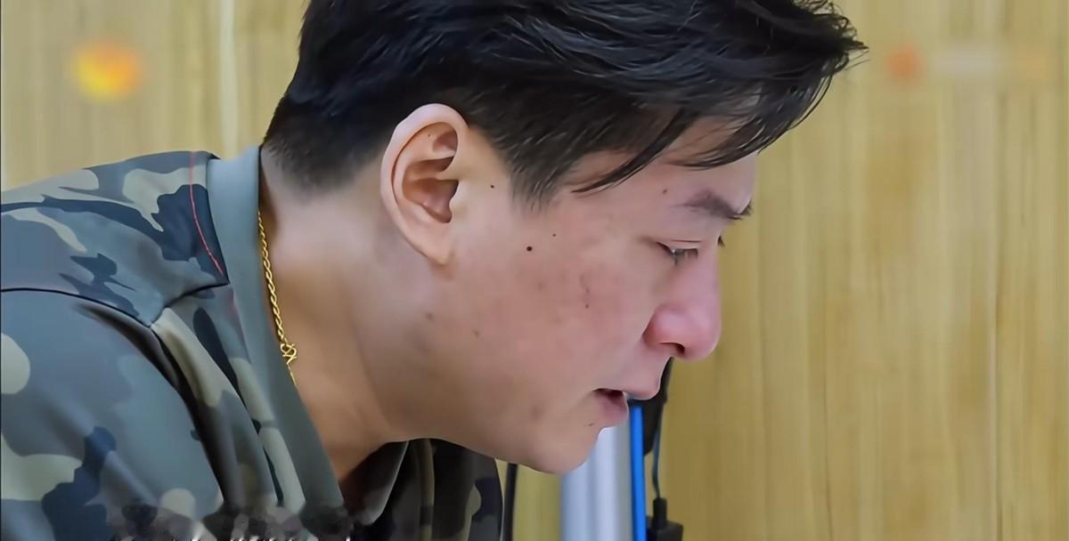 朱雨辰四十七岁依旧单身，当年汤唯、霍思燕、姜妍一个比一个出挑，却全被朱妈妈亲手拆
