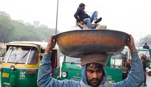 帮谁也不能帮印度，饶谁也不可饶日本。

最近，因受中东战事影响，导致印度尿素紧缺
