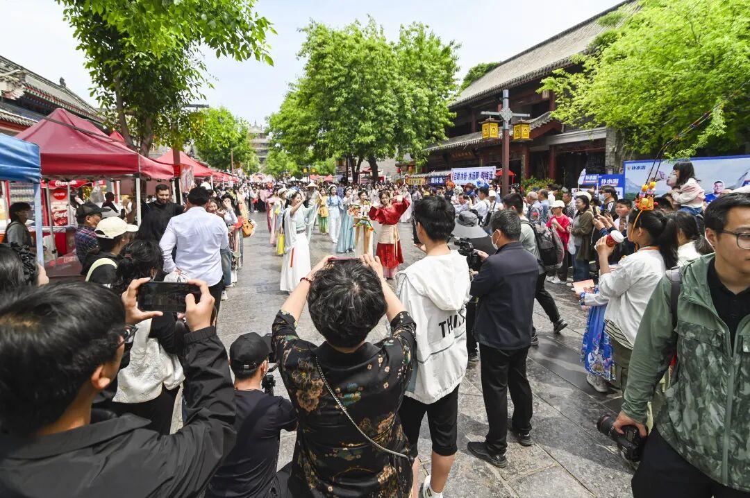 今年端午，聊城古城要搞大事情啦！“百将降古城”水浒主题巡游正在全城招募108位好