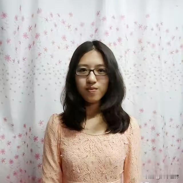 前厦大博士田佳良（洁洁良）因精日言论被取消学位、开除党籍校籍。
 
这件事放在今