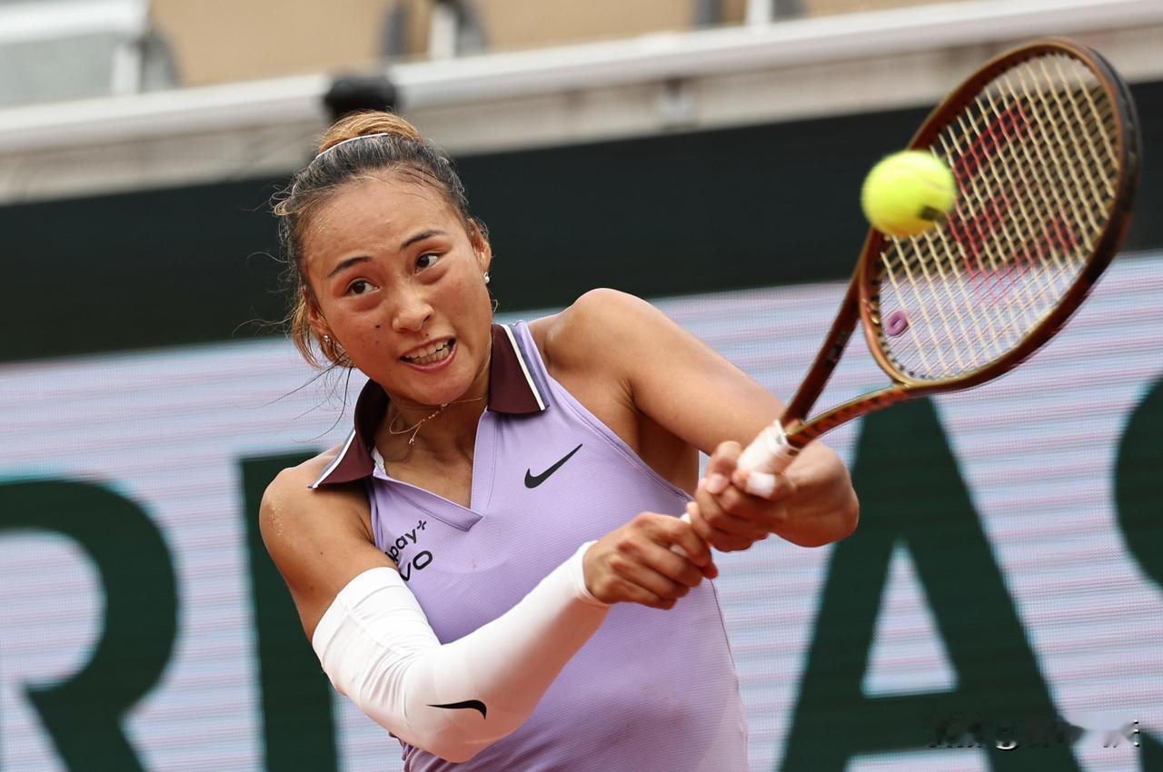 郑钦文赢球球迷像过大年
北京时间7月13日晚，2026年wTA250雅典站女单第