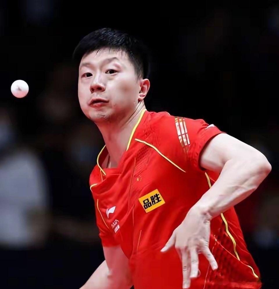 马龙：泪目！马龙结束12年队长任期！他不再是队长却是永远的龙队这几天球迷圈一下子