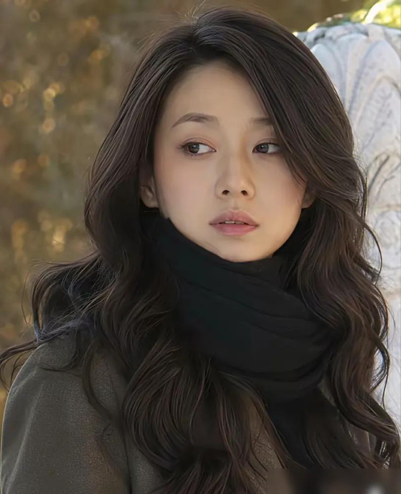 谁能想到，大火的罗子君，原本根本轮不到马伊琍！
 
导演最初敲定的是孙俪。可孙俪