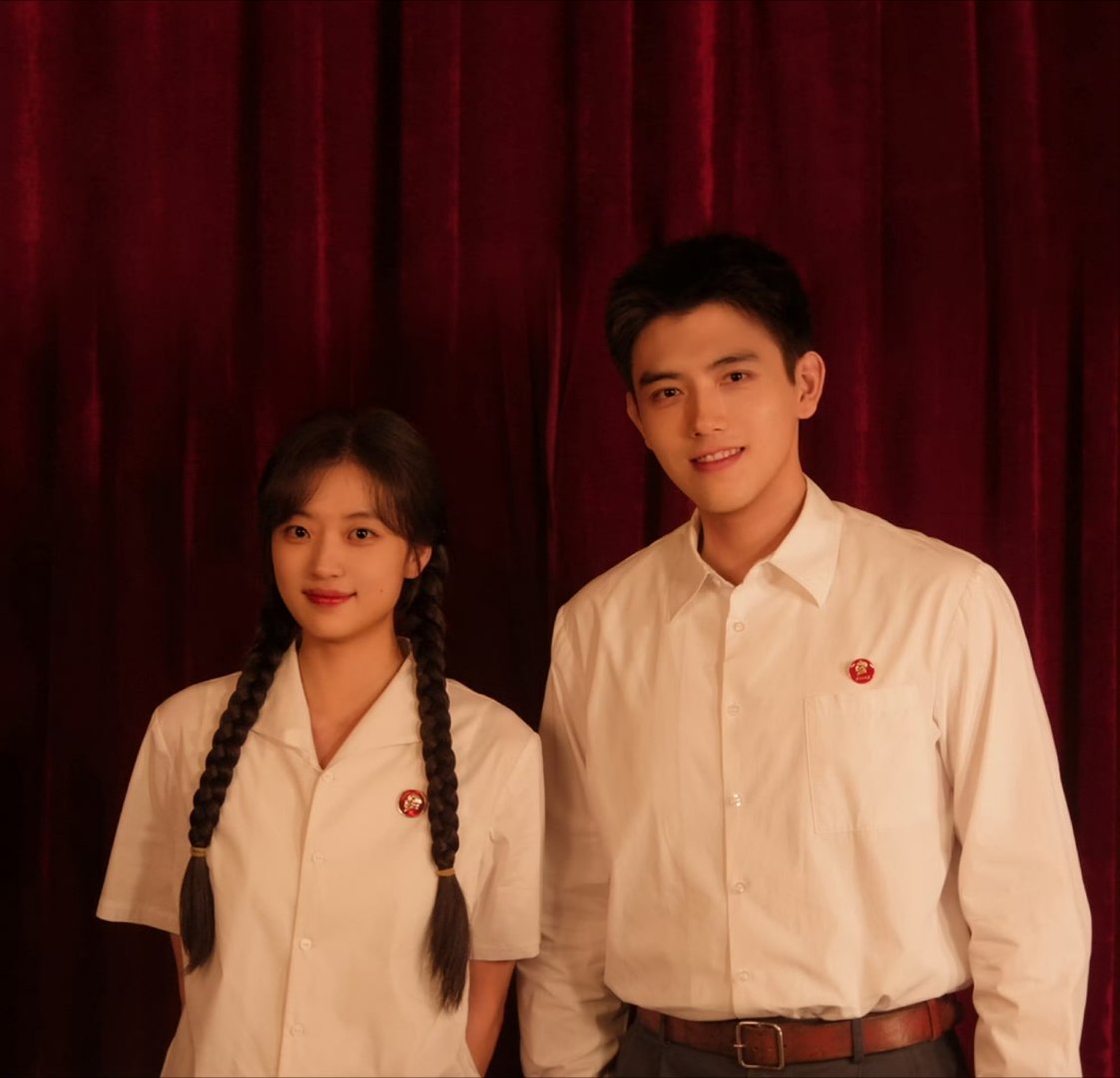 陈飞宇回应别吃了陈飞宇知道自己在《纯真年代的爱情》里最胖吗？大家都缺衣少穿，就他