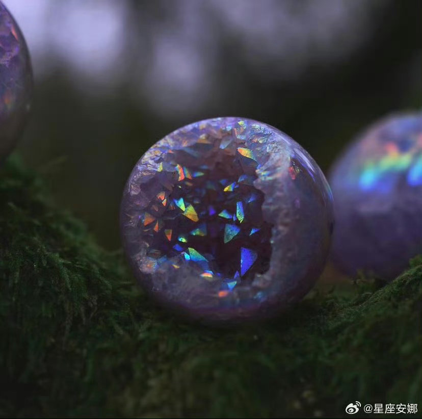 天然晶洞，能量巨大~转发，好运附身，所有事情顺顺利利！ 私信，可以许愿