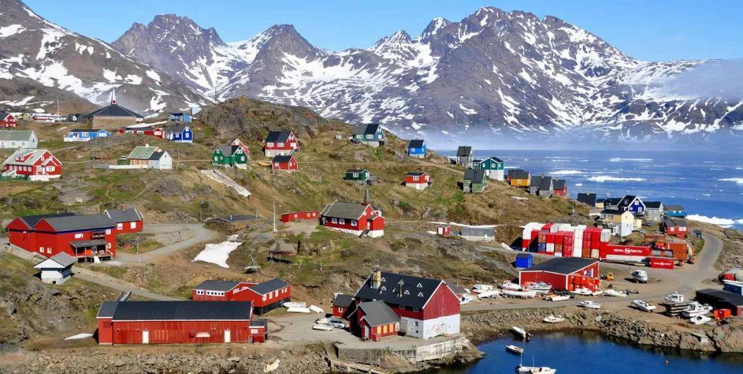 特朗普叫嚣：格陵兰必须归美国！一个只有5万人口的小岛，想安安静静捕鱼过日子，竟被