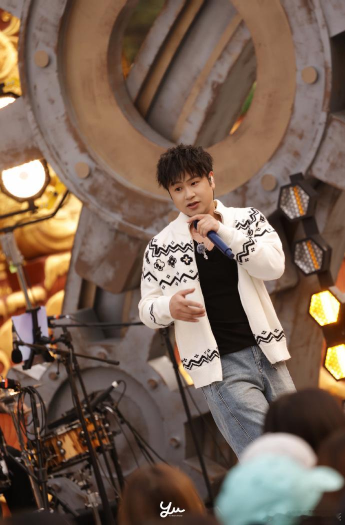 余佳运对的人 没人能拒绝这样的温柔暴击💛，余佳运的 R&B 温柔又有力量，《对