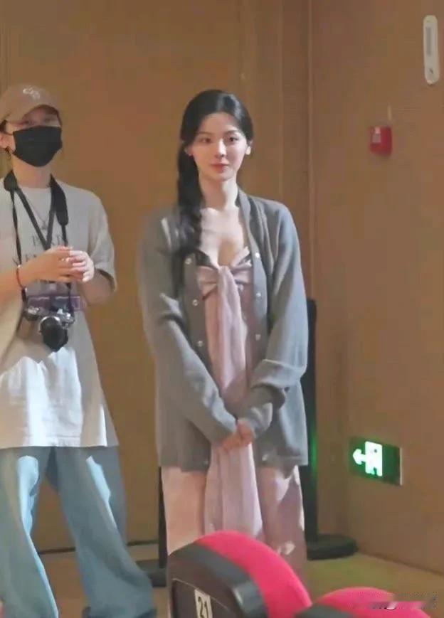 这张脸、这身材已经赢了内娱90%的人了