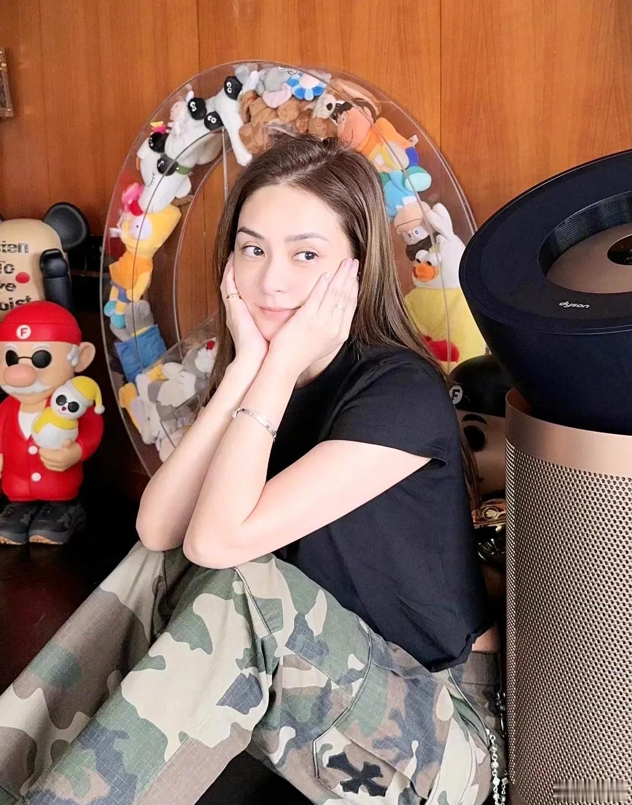 阿娇 余衍隆 狗仔说的顶流女星是阿娇，通篇看下来，感觉阿娇最大的黑点就是眼光！更