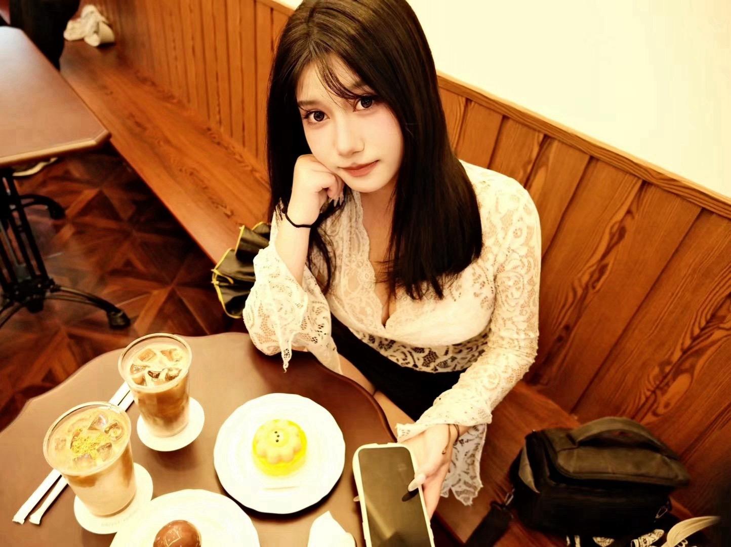 我很清醒 我看的很清 但是我不舍得