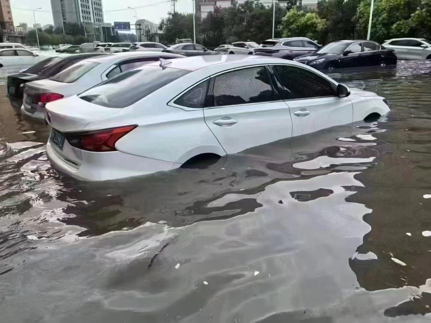 天津这大暴雨是欢迎我吗？今天好好休息，明天出发宝坻，不是正常游客，每一次来天津都