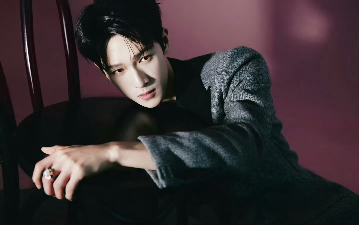 品牌大使李昀锐上线，即将亮相迪奥之家三里屯开幕活动，身穿2026春夏超季修身西服