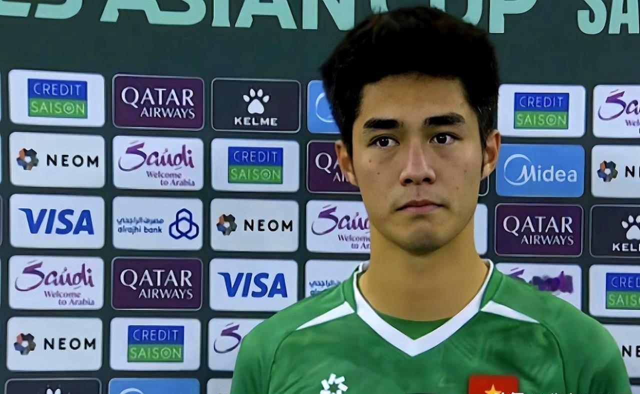 越南把韩国踢回家，靠的不是玄学，是硬骨头。
 
身价 698 万对 313 万，