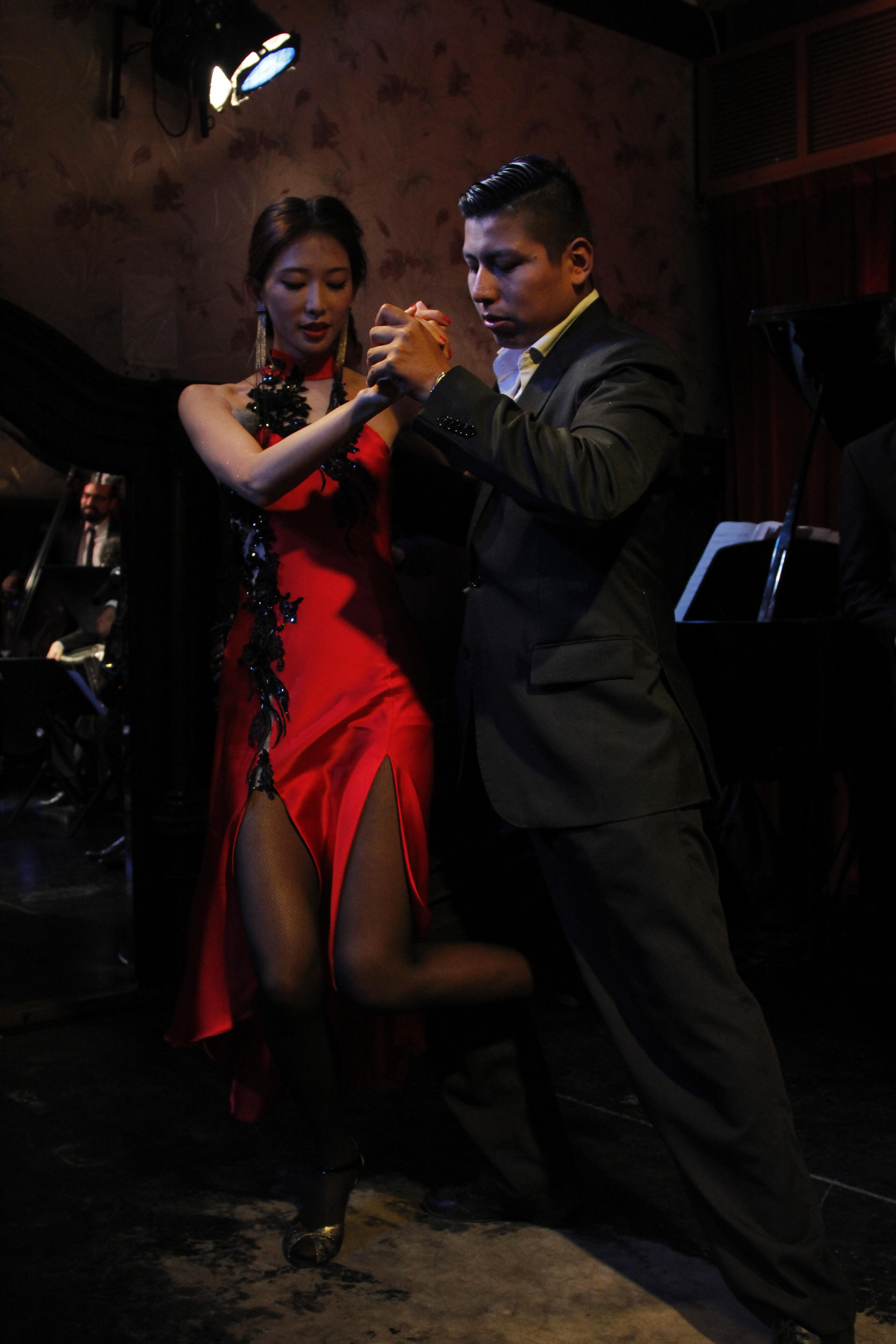 大姐姐的黑丝就是顶啊 