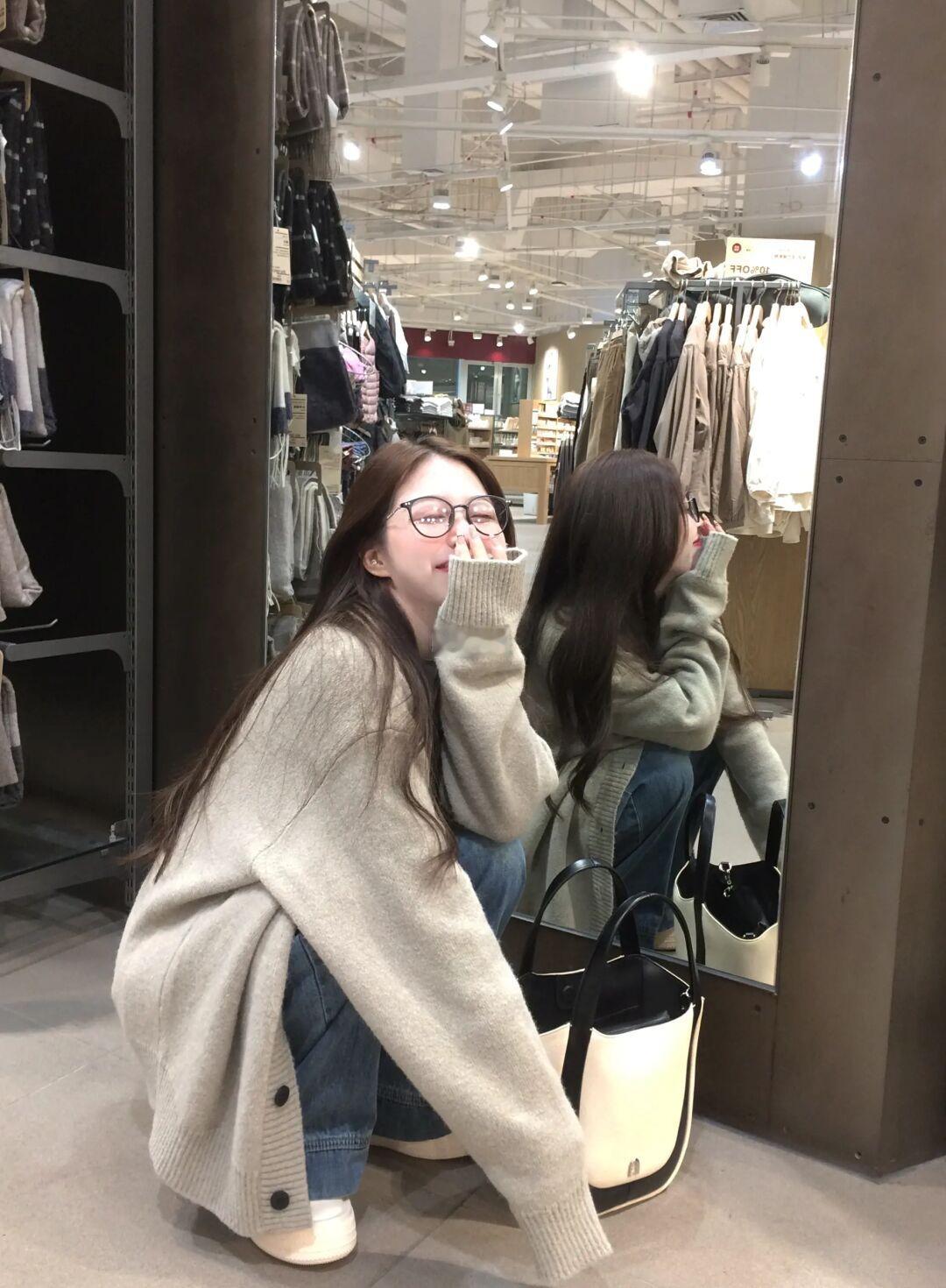 今天带眼镜了捏～