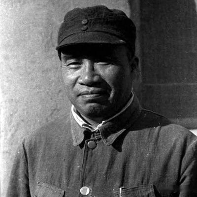 1927年，朱德带800残兵被上万国军围死，他给对面俩军长写信：我是你大哥，结果