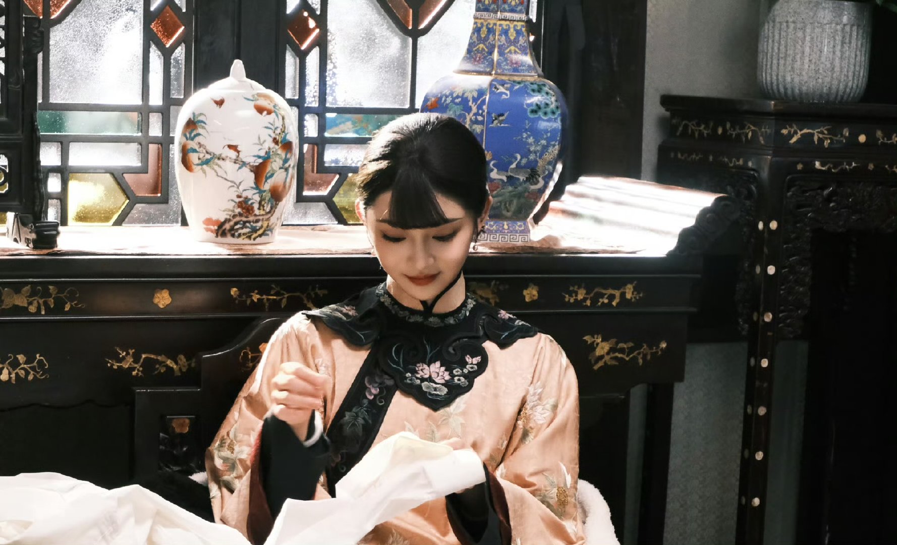周洁琼一颦一笑完全是民国古典美女玉簟秋里的周洁琼有多美玉簟秋里的周洁琼有多美，一