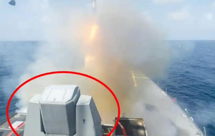 【激光武器现身中东战场】

美国中央司令部公布的画面显示，一艘搭载激光武器的阿利