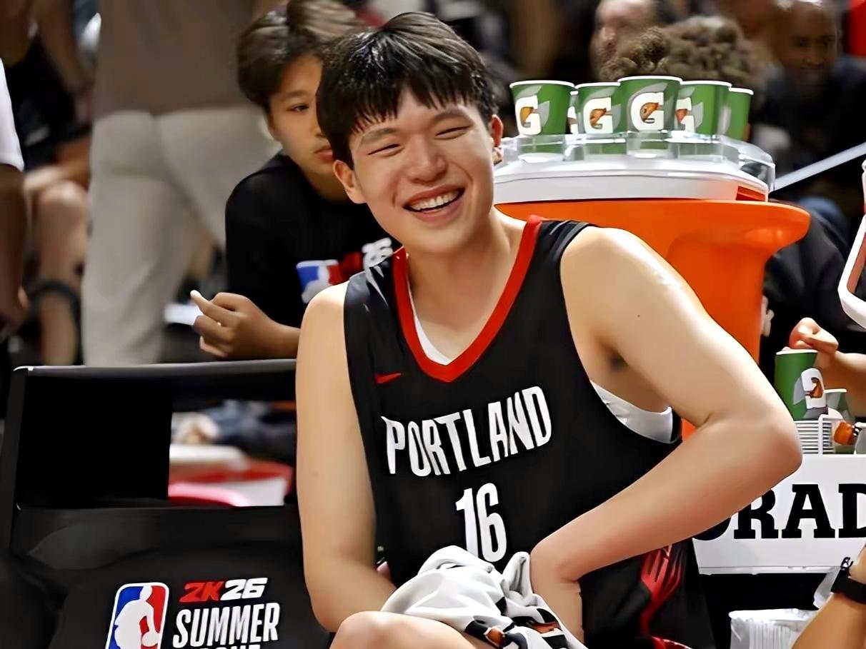 三分球超越姚明又如何，杨瀚森一点也不会骄傲

杨瀚森连续3场比赛出场时间在10分