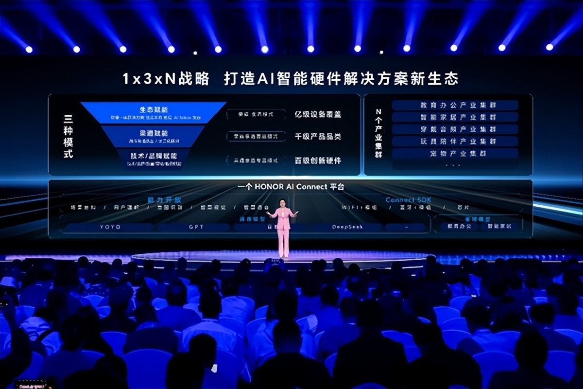 AI重構手機 “形態本質”：真正的AI手機已具備自進化AI能力