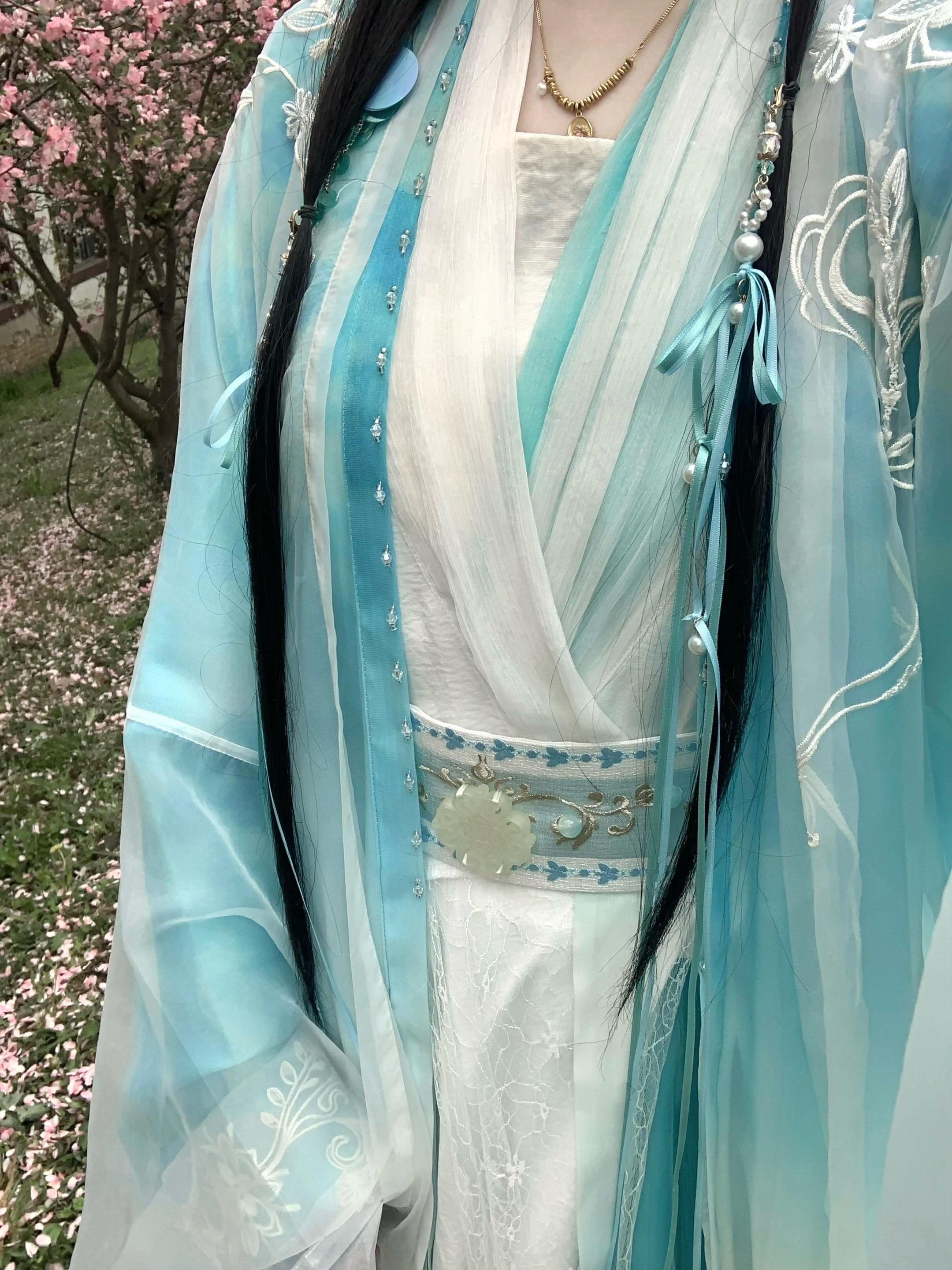 美人不是凡胎生