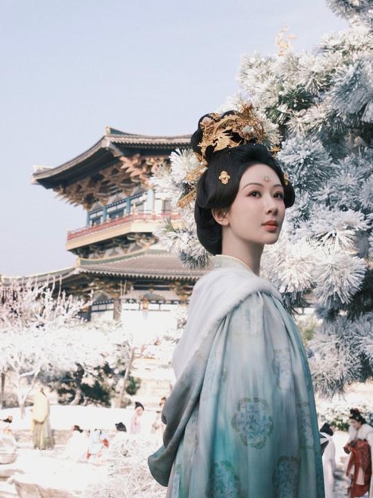 杨紫[超话]李现祝杨紫生日快乐福备箕畴万事顺遂李现连续8年祝杨紫生日快乐李现的生