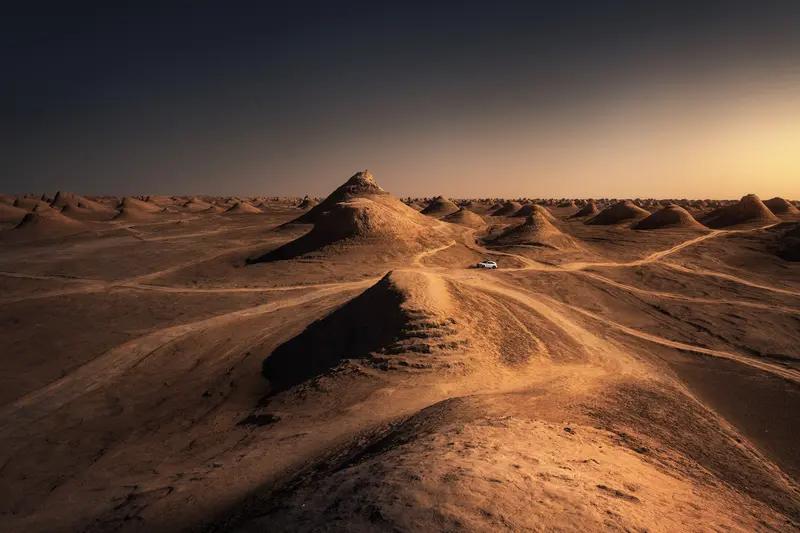 想和大家一同登上头条？其中实则有不少诀窍。
首先，标题要足够吸睛，需简洁明了且精