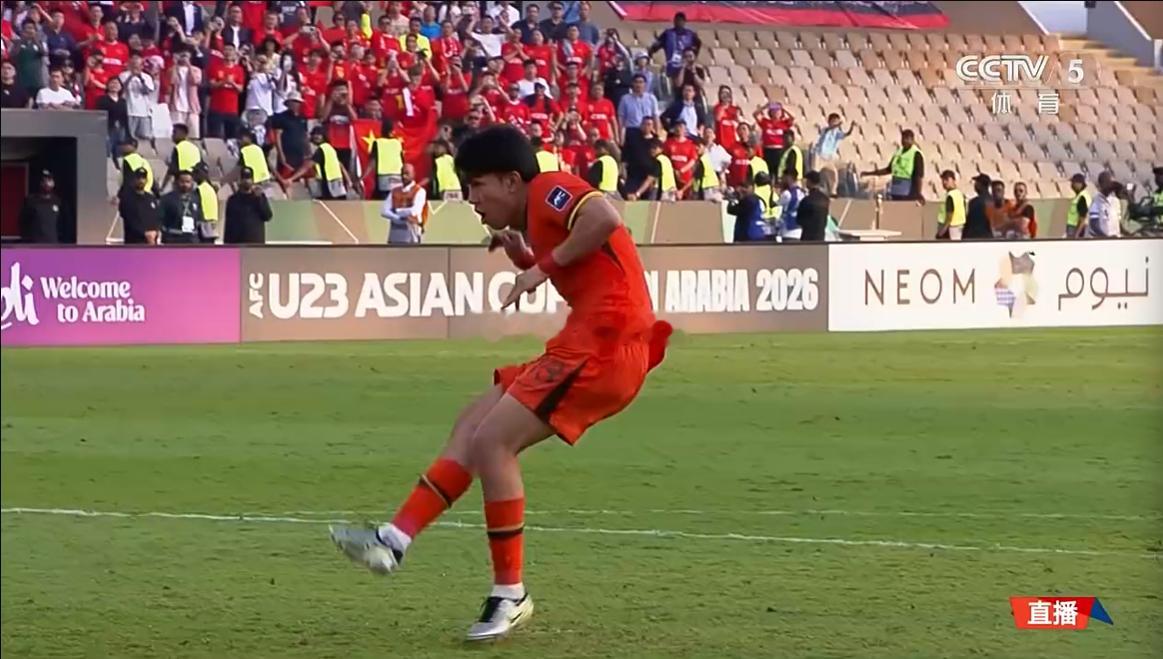 U23国足vs乌兹别克斯坦 创造历史，祝贺！ 期待周三打小越越 U23亚洲杯