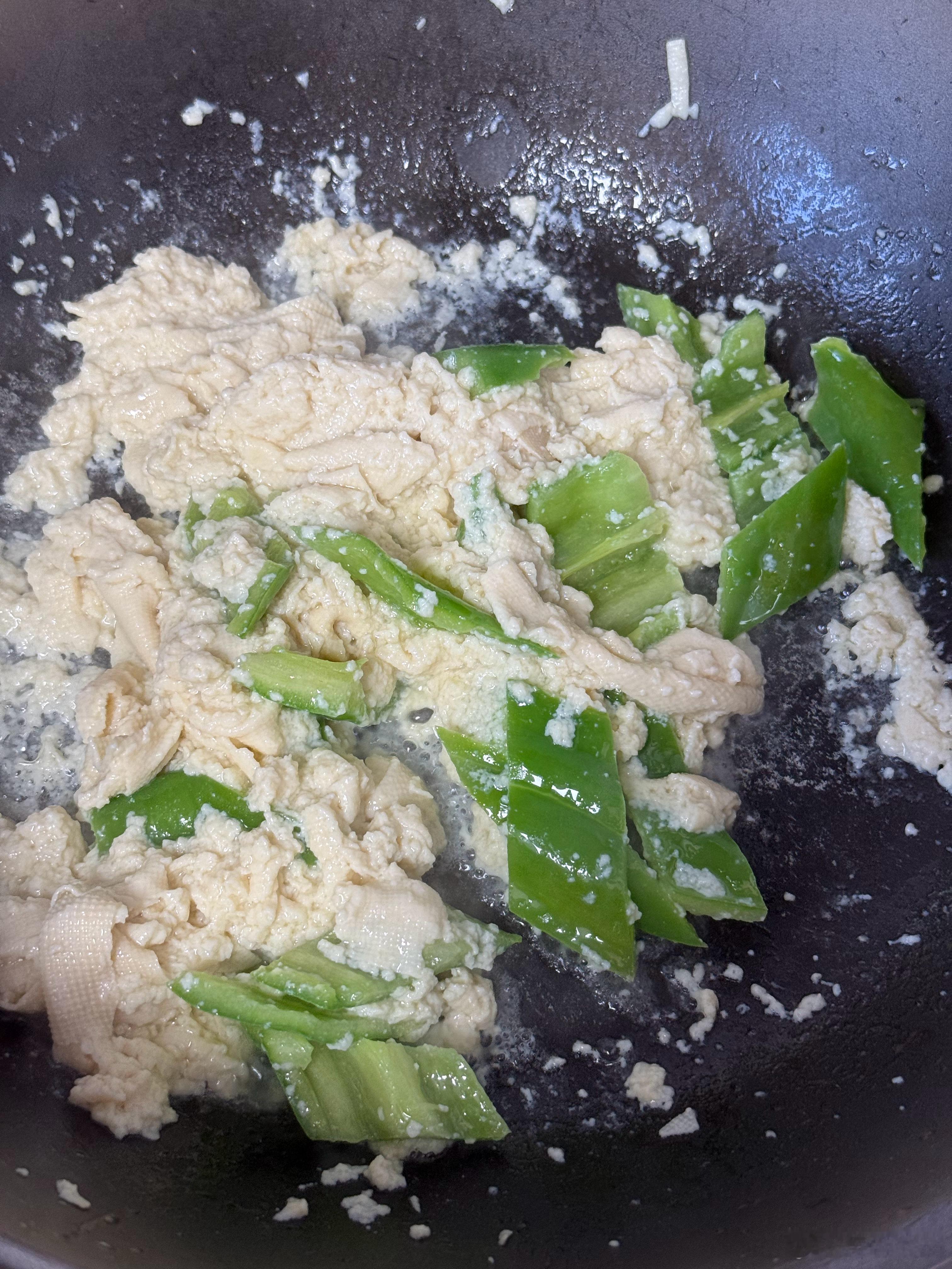 跟网上学做尖椒干豆腐，我这问题出在哪了[泪] 