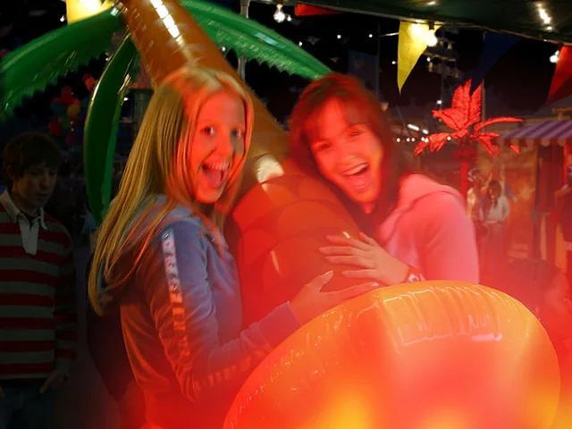 20年前的今天，黄毅瑜导演的《死神来了3》在美国上映。这部也是玛丽·伊丽莎白·温