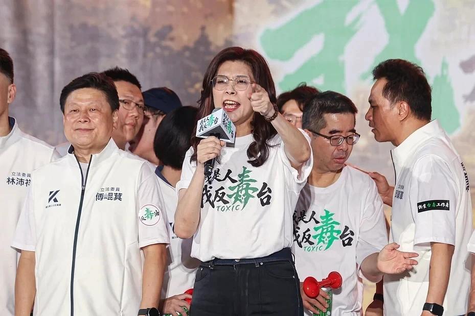 谈725游行，郑丽文包办经费，“要办就一定要办成功”
725凯道反毒油抗议，蓝营