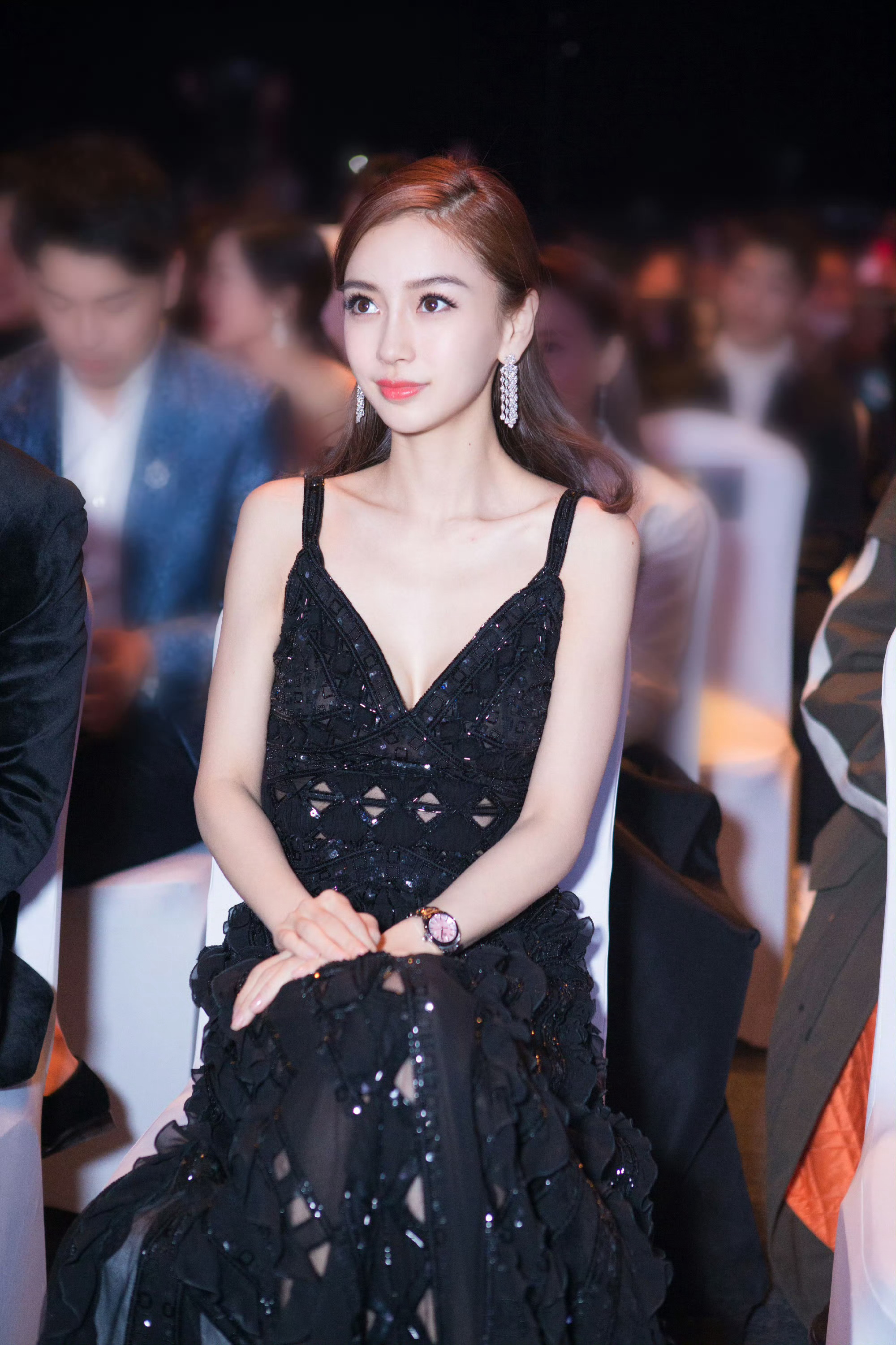 angelababy  [兔子] 杨颖 中午好呀!天使就叫Angel🧚🏻‍♀