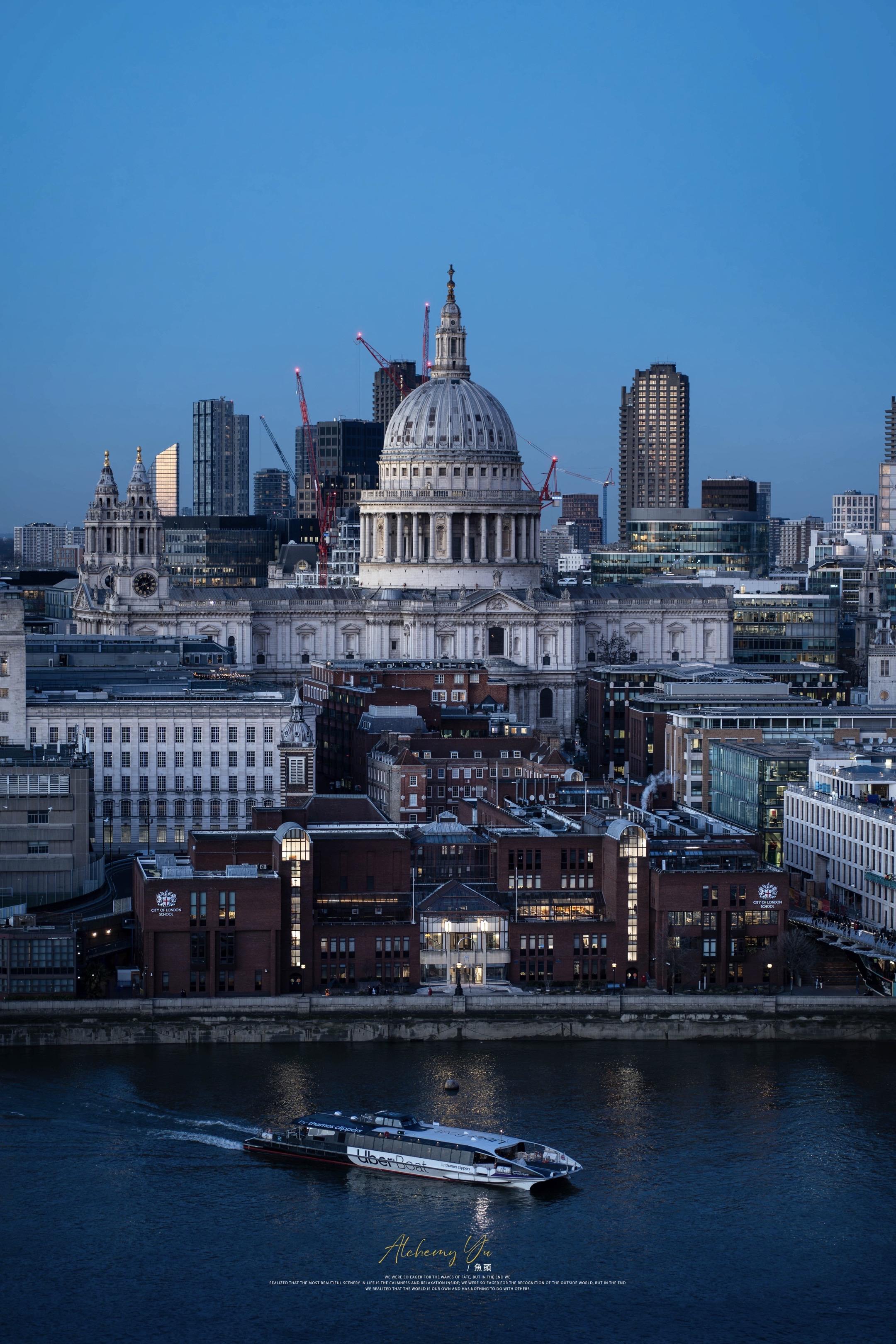旅行是时间的礼物🎁。买了一个礼物🎁送给一直在路上的自己❤️