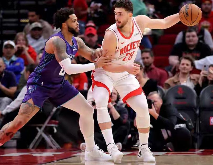 申京到底咋回事？
要是伤没好，那就先养好伤再上场。既然上场打球了，就好好发挥，一