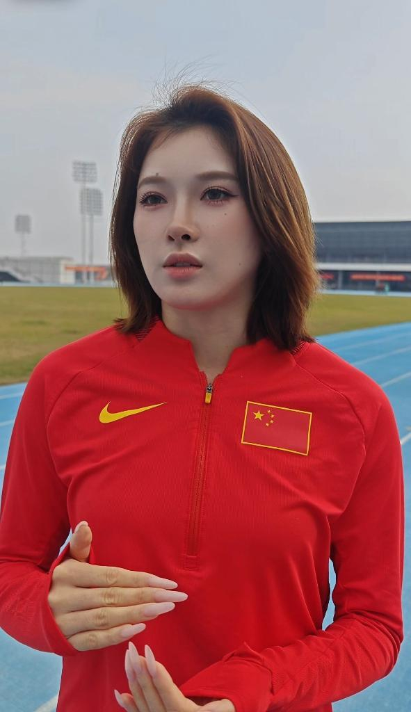吴艳妮谈新赛季目标 根据新华社消息，正在广西南宁三塘训练基地参加国家田径队冬训第