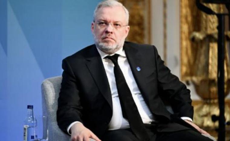 【乌克兰战争中不忘“反腐败”！两部长双递辞呈，明季奇难逃制裁】
乌克兰政治舞台上