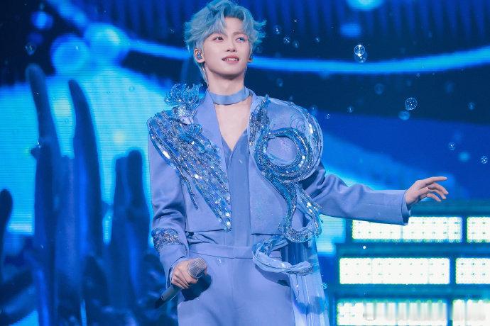 梓渝开演唱会终于实现了最最最幸福的梓渝 最最最幸福的梓渝，梓渝开演唱会终于实现了