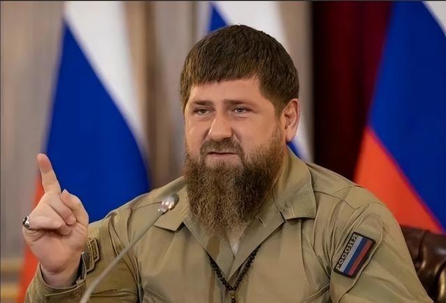 “直接干掉他！”就这五个字。车臣那位狠人，卡德罗夫说的。他说这话的潜台词是啥？我