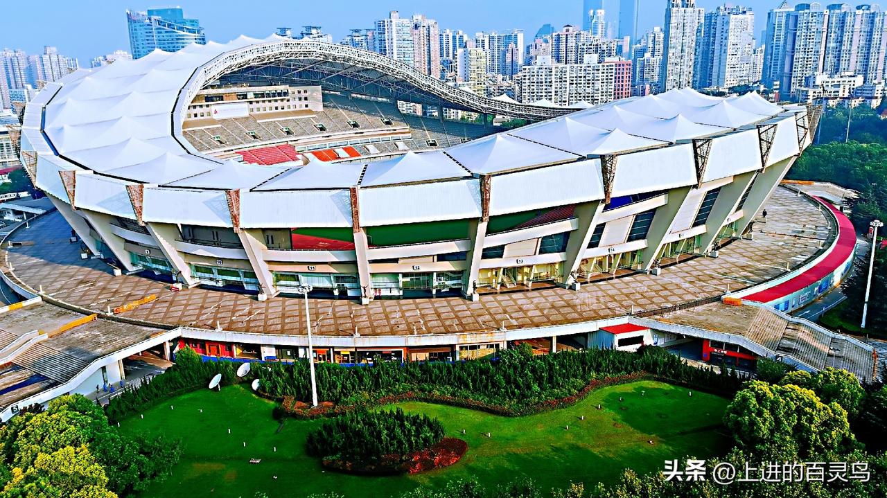 理性分析。为什么星球和春姐同样是作了证，而两人行事逻辑完全不同？
 星球低调。他