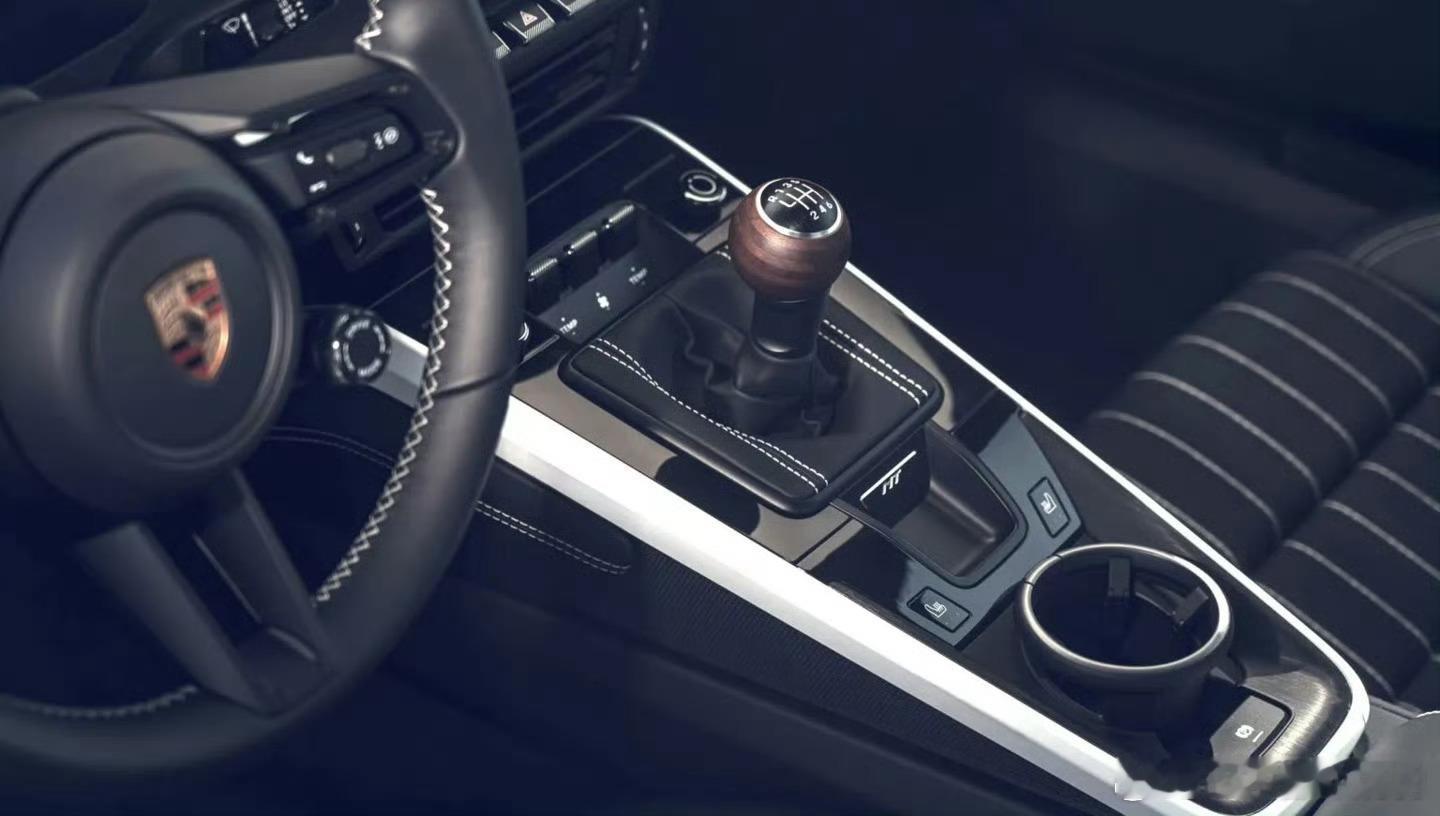 保时捷推出手动挡911 Carrera S跑车还好只给北美 