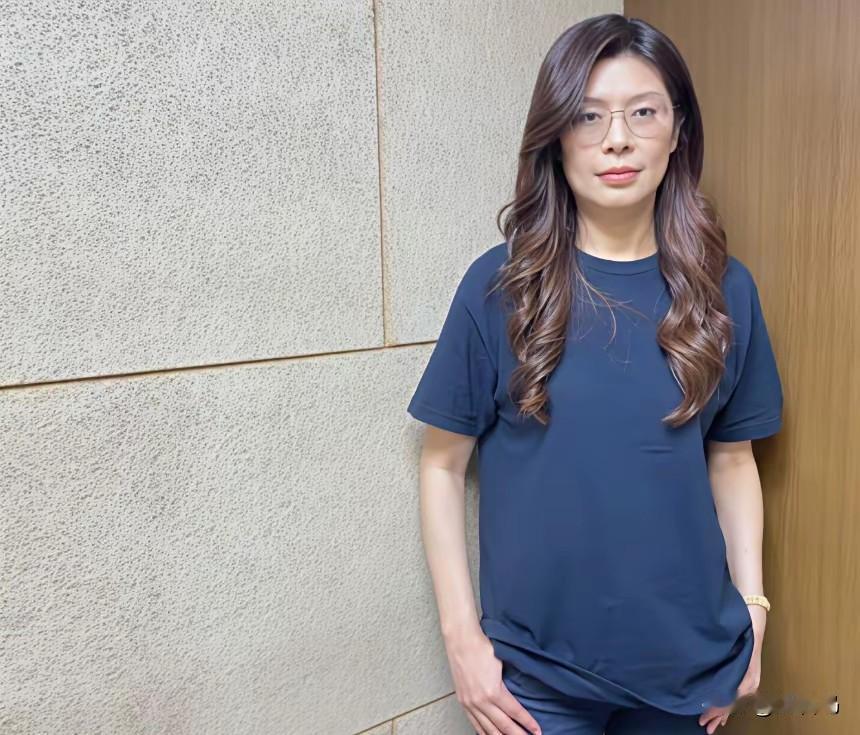 果然不出所料

国民党主席郑丽文再次强硬表态，称任何人不需要，也不必要给国民党中