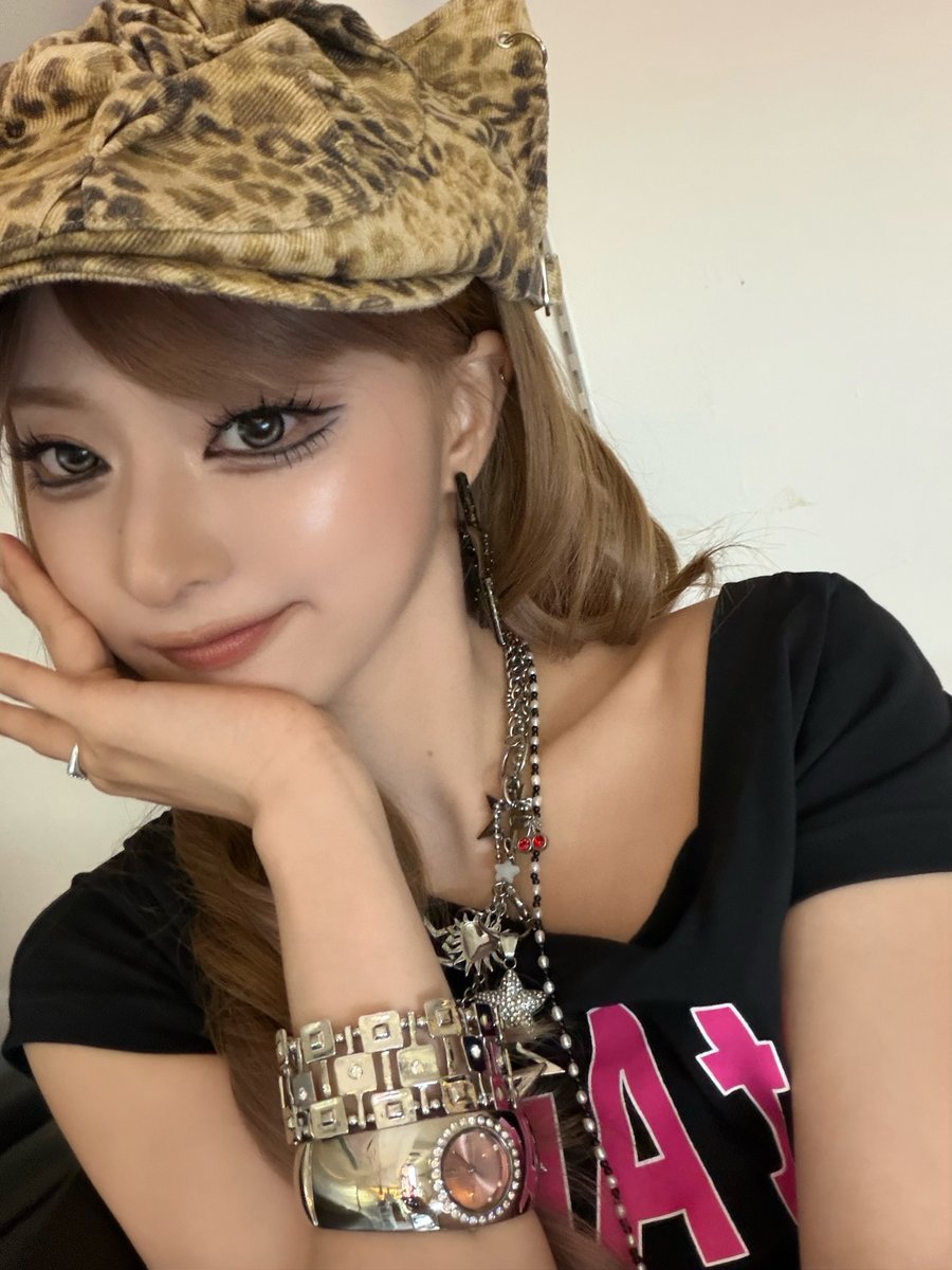李娜炅 🐣蜜桃笑颜李娜炅 260709 官X更新 
