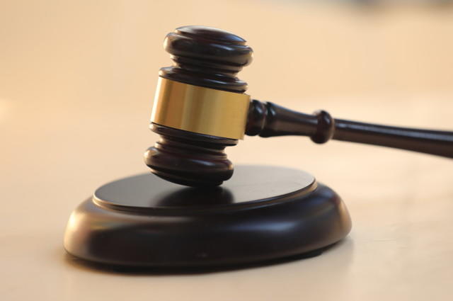 假装换汇实则抢钱！男子拿走100万港币后一脚油门跑路，获刑12年