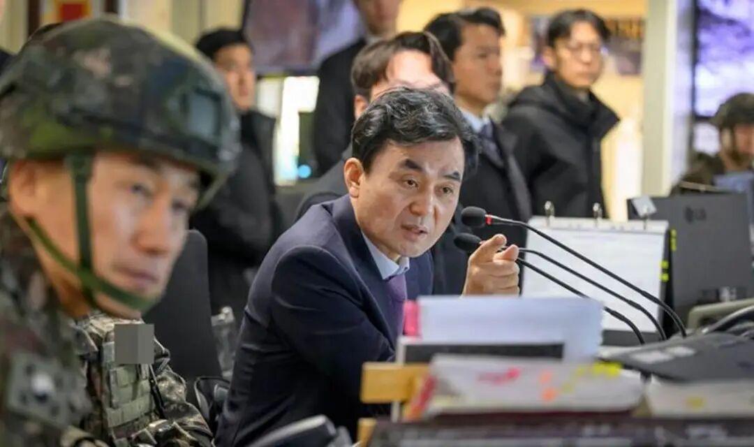 据消息人士称，2月18日，驻韩美国空军约10架F-16战斗机在黄海进行训练时，美