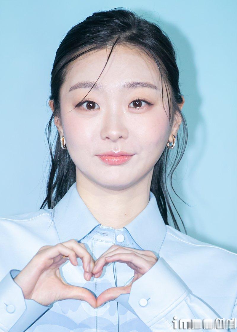 今日份金多美～出席网飞电影《大洪水》制作报告会。太美了wuli多美