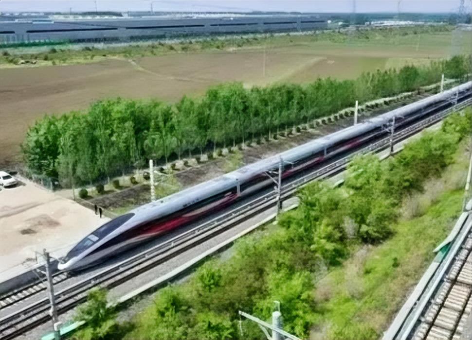 多条高铁新线今日开通，出行迎来新便利
 
9月28日，全国多条高铁新线正式投入运