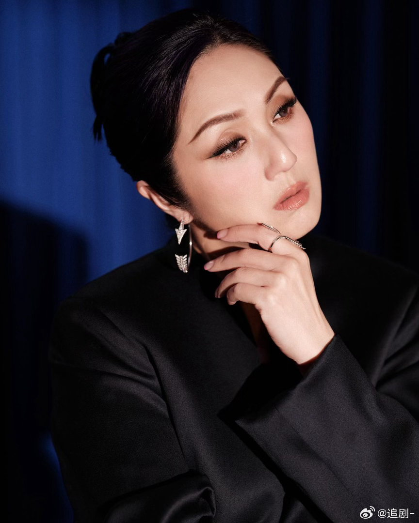 杨千嬅赞李思潼王彦桐很有才华杨千嬅回应和李思潼王彦桐合唱 杨千嬅说第一次见到两个