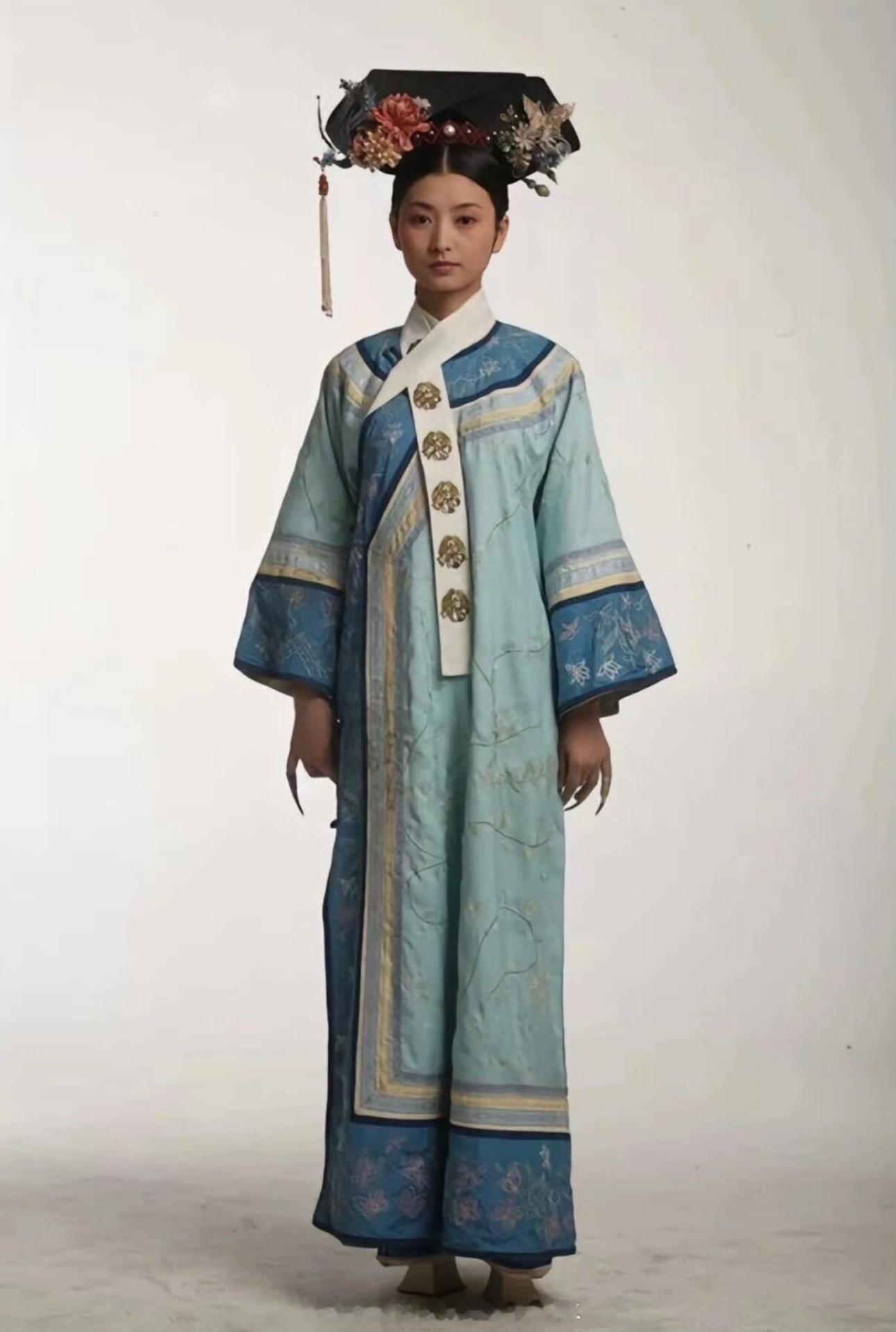 据说这是甄嬛传最初的定妆照，还好导演后面把服饰妆造都改了，不然真的对剧的品质大打
