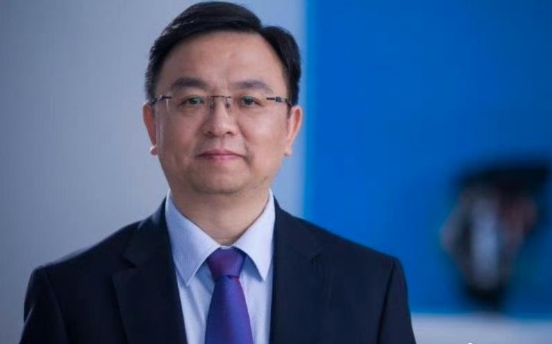 比亚迪电池产能紧张这件事，官方不再回避。王传福直言，多款车型受电池制约处于爬坡期